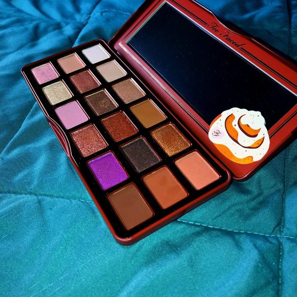 DISCONTINUED Limited Edition Too Faced Cinnamon Swirl Eyeshadow Palette - Picture 1 of 2